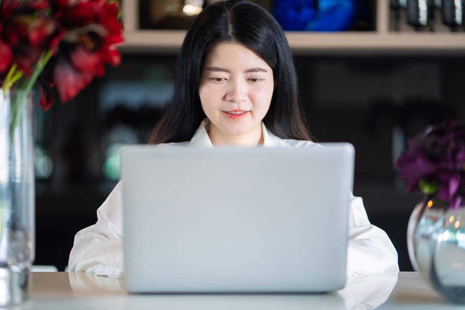 働き方を変えたいと考える女性のイメージ(アイキャッチ)