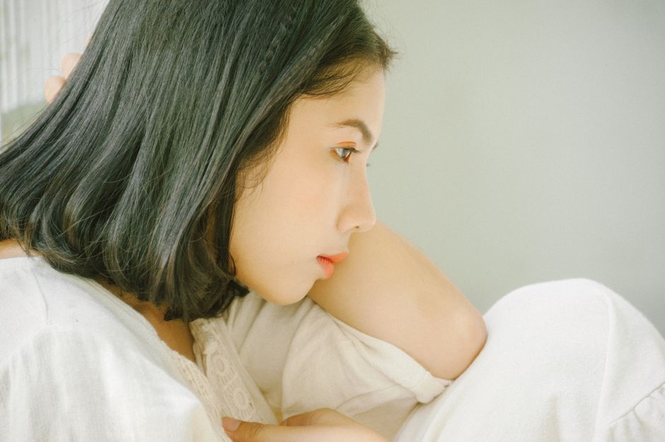 穏やかさを取り戻した女性
