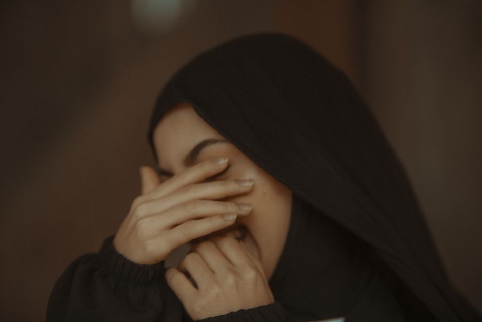 穏やかさを取り戻した女性