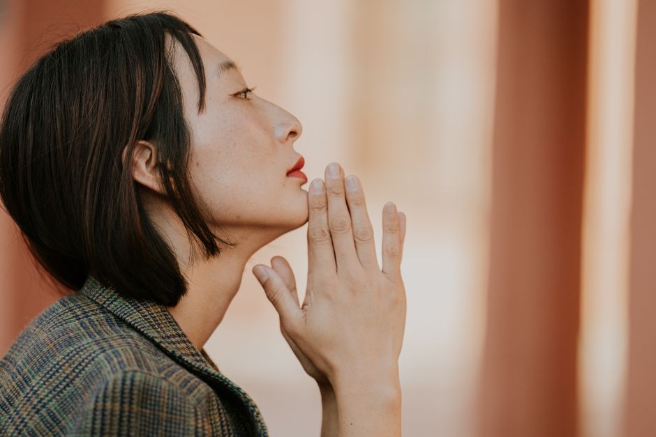 穏やかに伝えられた女性