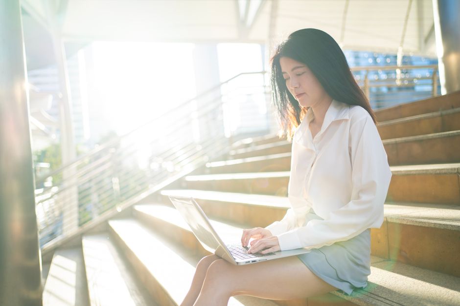 復帰して笑顔の女性