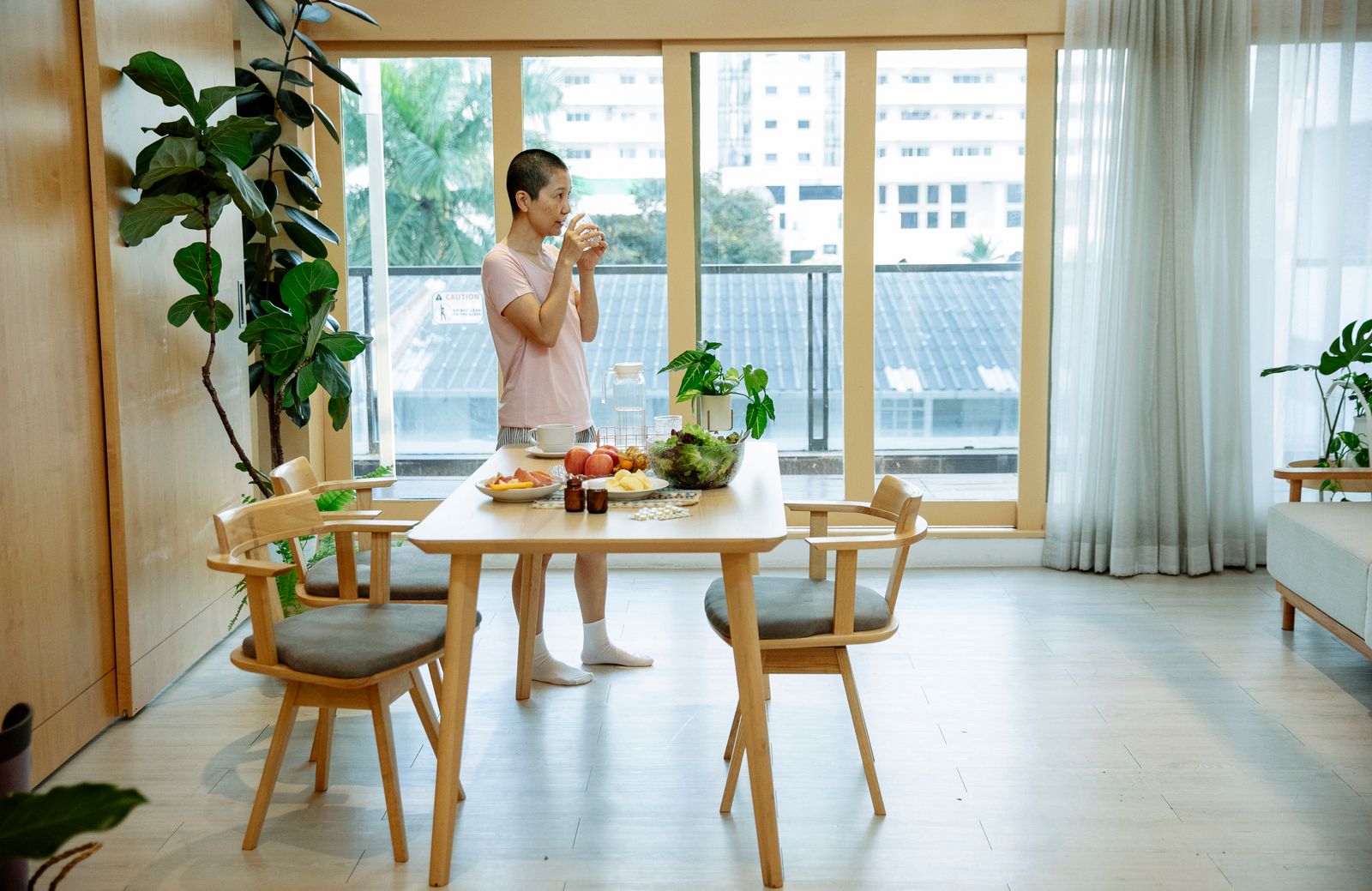 自宅サロン 開業 不安と向き合う穏やかなシーン