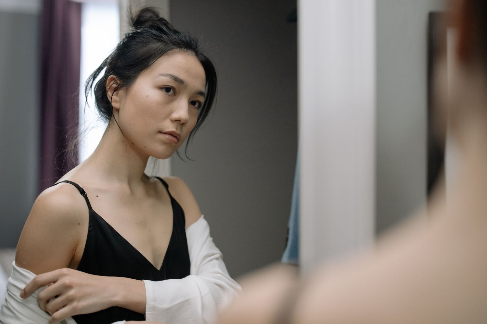 承認欲求 強い 疲れる 手放すと向き合う穏やかなシーン