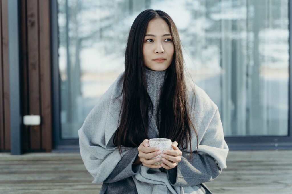 カウンセリング 合わない 変えるに悩む女性のイメージ