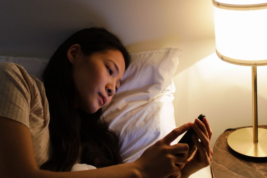 婚活 プロフィール 書き方 女性に悩む女性のイメージ