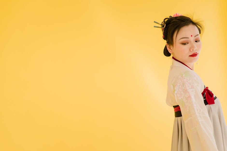 自信を得た笑顔の女性