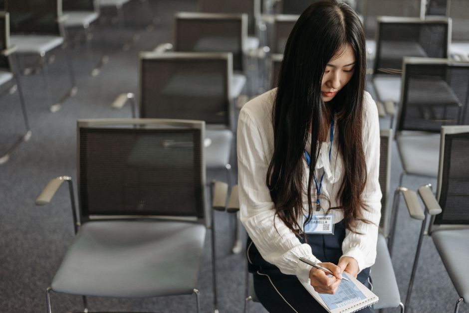 少し表情がやわらぐ場面
