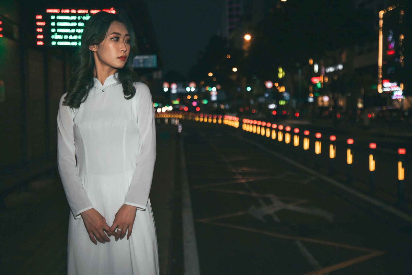 帰り道 一人反省会 考え込むを象徴するやさしい情景