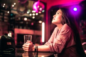 未来に楽しみが見つからないに悩む女性のイメージ