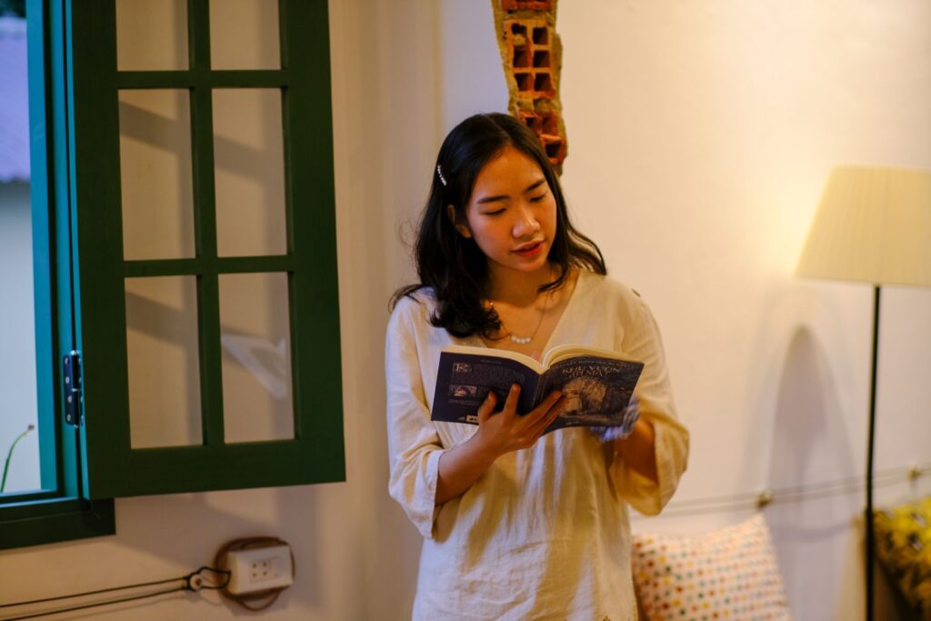 好きなものを人に言えない 好みに悩む女性のイメージ