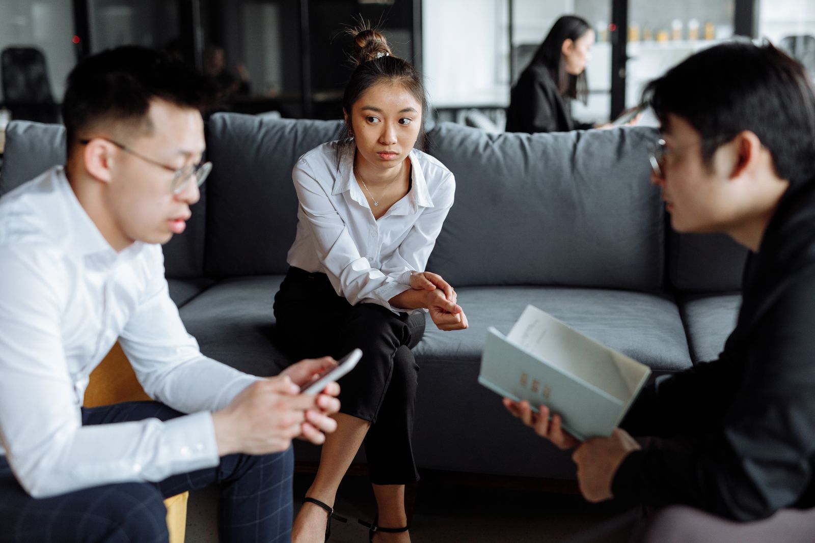 朝礼 スピーチ 苦手と向き合う穏やかなシーン