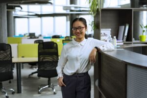 匂いに敏感 職場 気持ち悪いをテーマにした女性のイメージ写真
